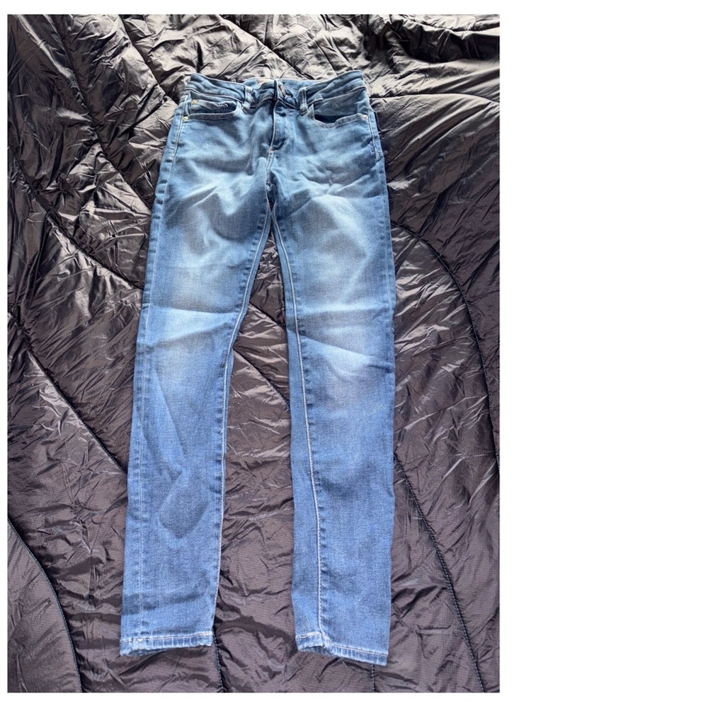 DL1961 girls size 12 Blue Jeans